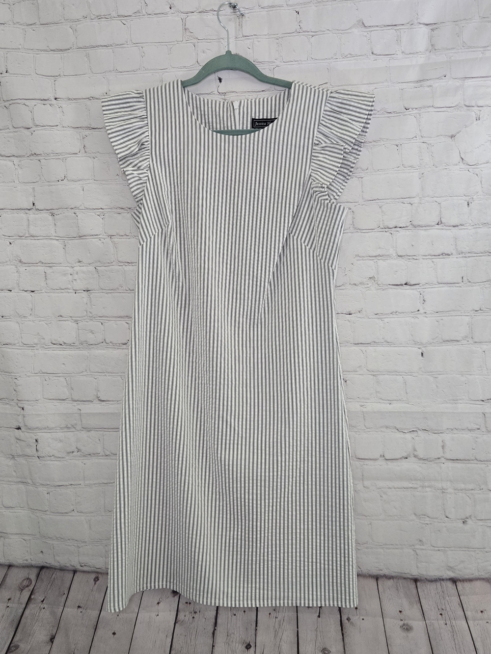 Jessica Howard Seersucker White & Gray Striped Flutter-Sleeve Midi Dress 8 Prep